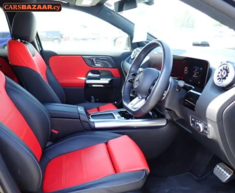 Mercedes-Benz GLA35 AMG Line - photo 4