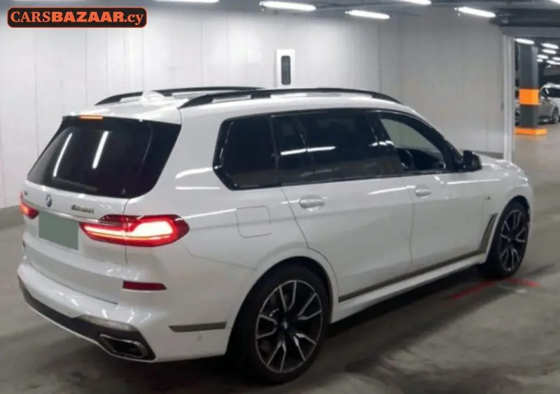BMW X7 M50I - photo 3