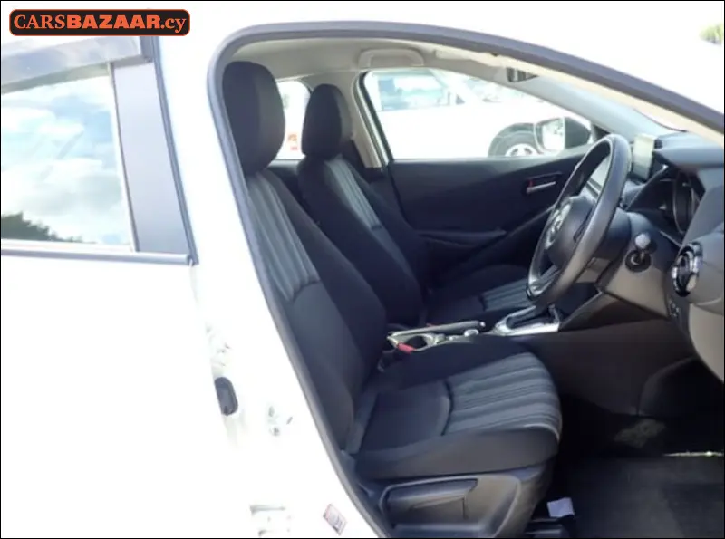 Mazda 2 - photo 3