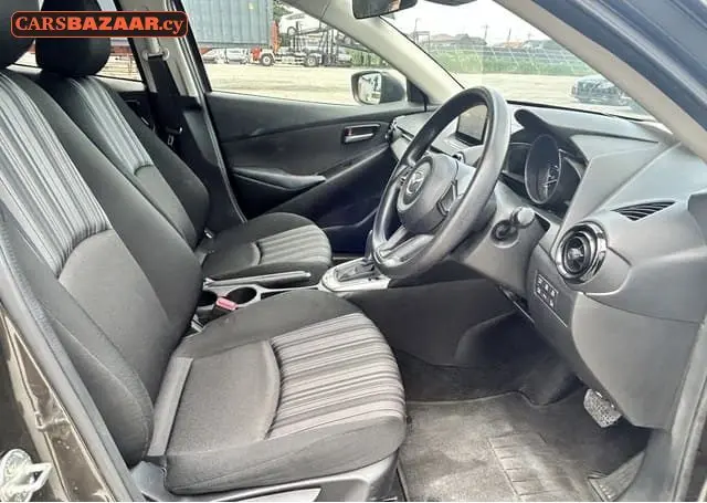 Mazda 2 - photo 3