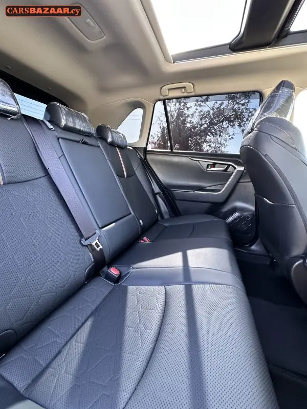 Toyota RAV4 Adventure  - photo 12