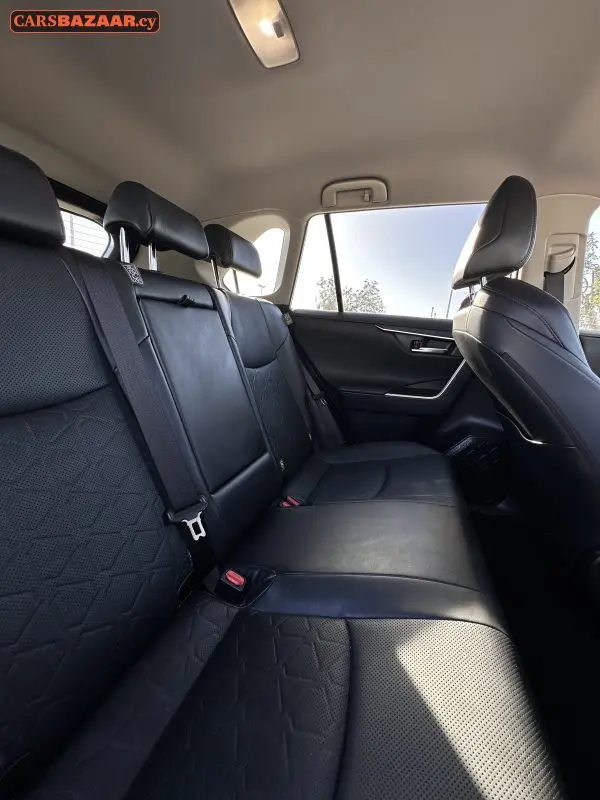 Toyota RAV4 Adventure  - photo 11