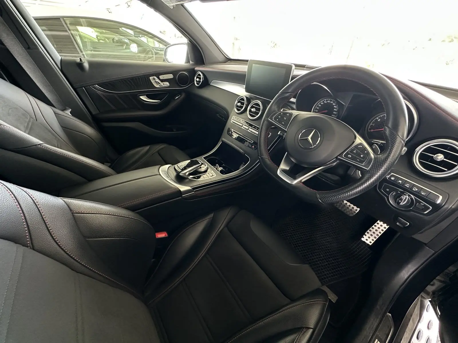 Mercedes-Benz MERCEDES GLC43 AMG COUPE - photo 5