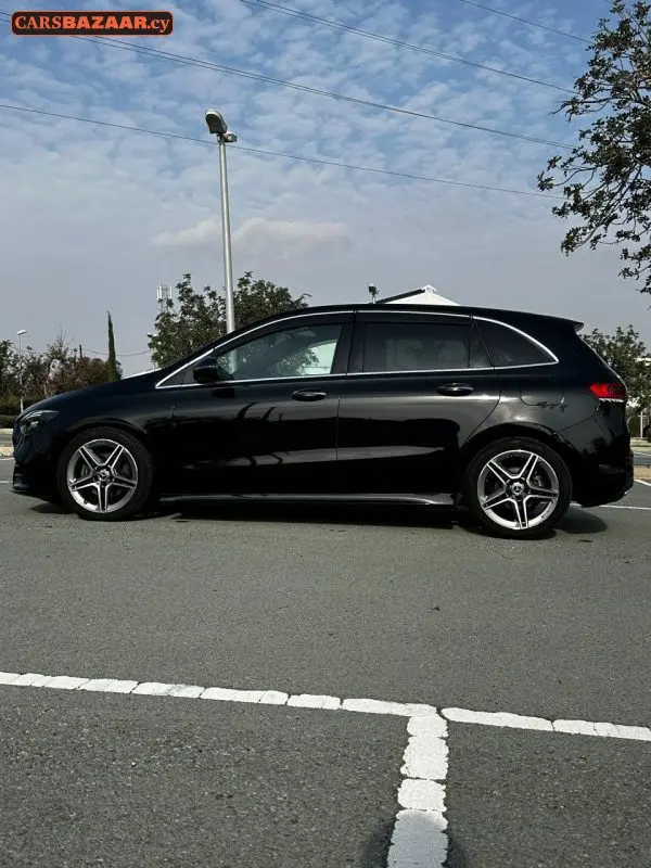 Mercedes-Benz B200d AMG Line - photo 14