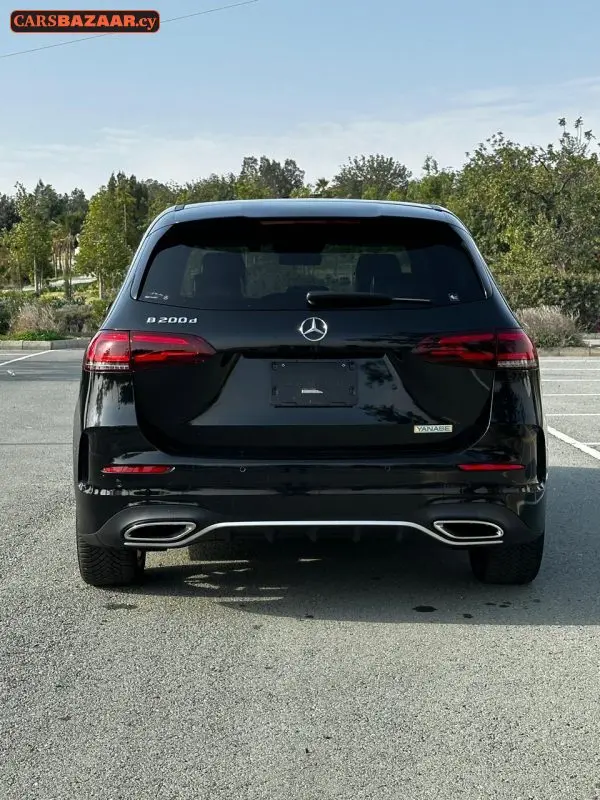 Mercedes-Benz B200d AMG Line - photo 12