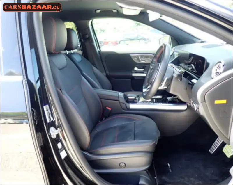 Mercedes-Benz GLA200d AMG Line  - photo 6