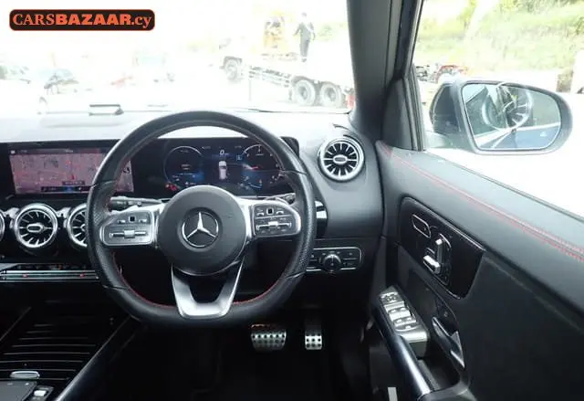 Mercedes-Benz GLA200d AMG Line  - photo 2