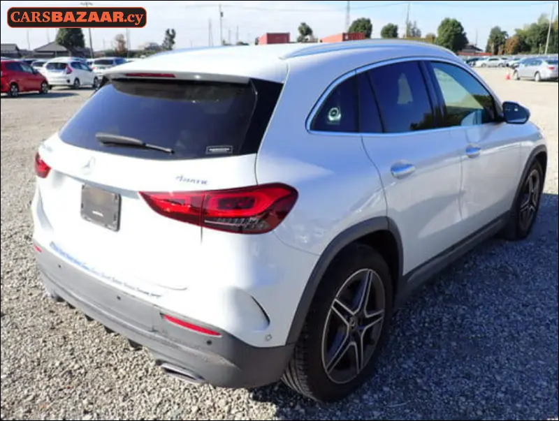 Mercedes-Benz GLA200d AMG Line  - photo 4