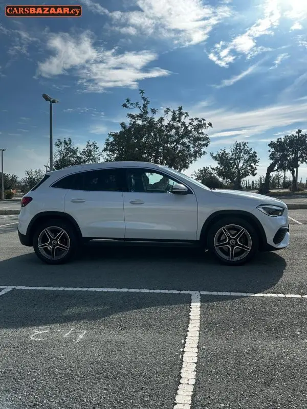 Mercedes-Benz GLA200d AMG Line  - photo 7