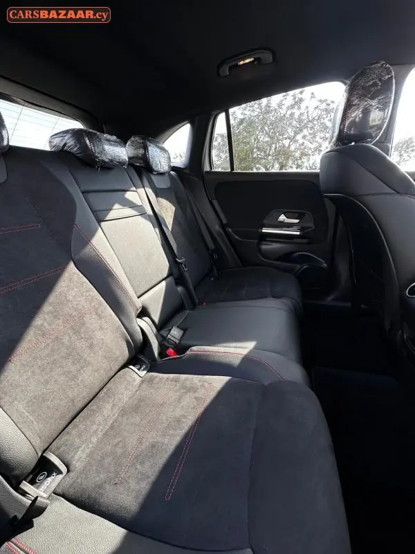 Mercedes-Benz GLA200d AMG Line  - photo 10