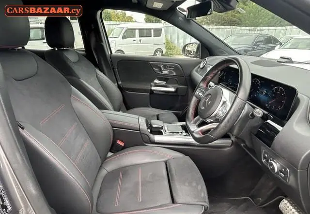 Mercedes-Benz GLA200d AMG Line  - photo 3