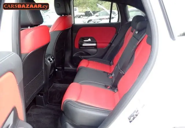 Mercedes-Benz GLA200d AMG Line  - photo 4