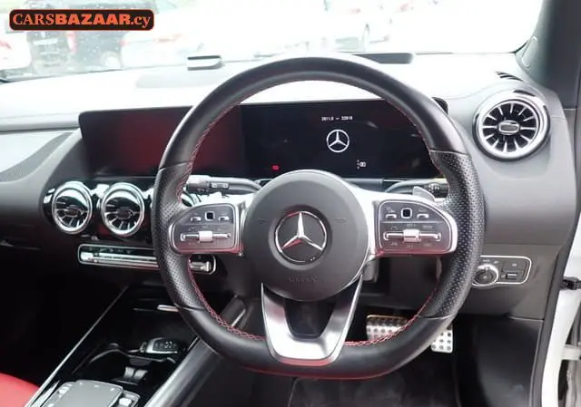 Mercedes-Benz GLA200d AMG Line  - photo 7