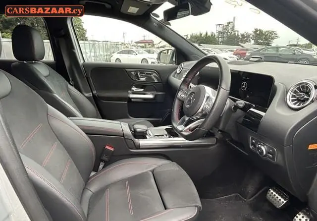 Mercedes-Benz GLA200d AMG Line  - photo 6