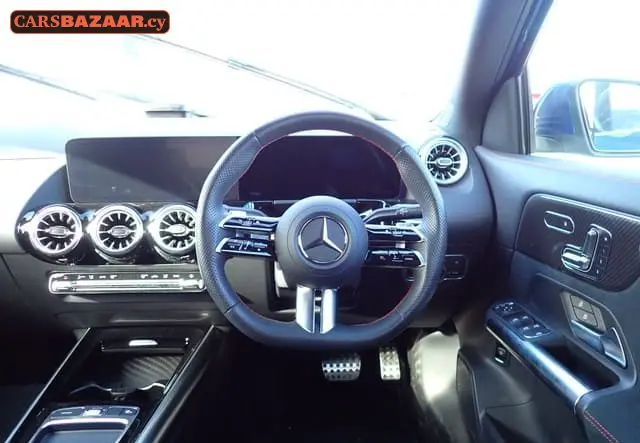 Mercedes-Benz GLA200d AMG Line  - photo 2