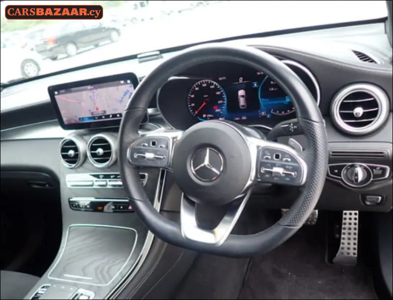Mercedes-Benz GLC300 AMG Line - photo 2