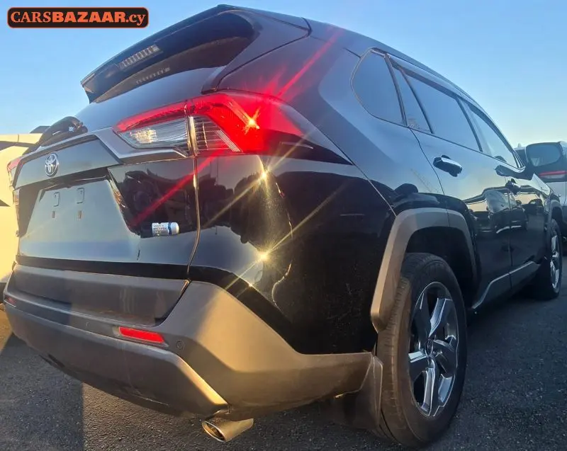 Toyota RAV4 - photo 5