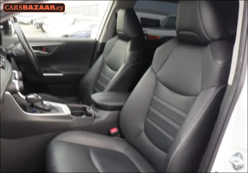 Toyota RAV4 - photo 2