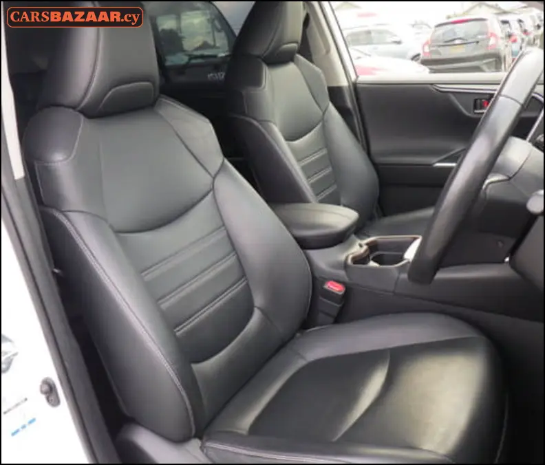 Toyota RAV4 - photo 3