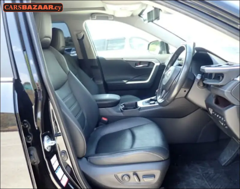 Toyota RAV4 - photo 8
