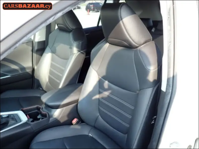 Toyota RAV4 - photo 3