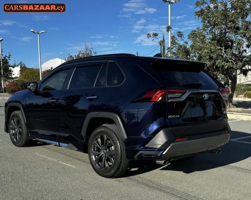 Toyota RAV4 - photo 9