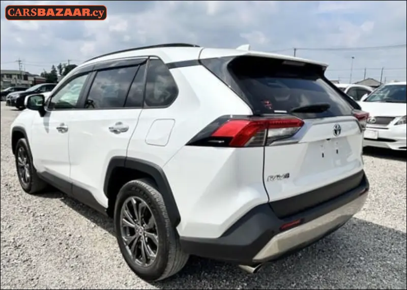 Toyota RAV4 - photo 8