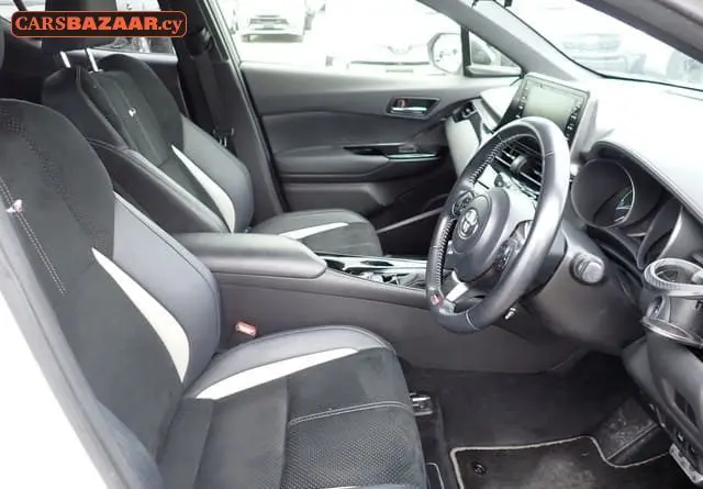 Toyota C-HR GR Sport - photo 4