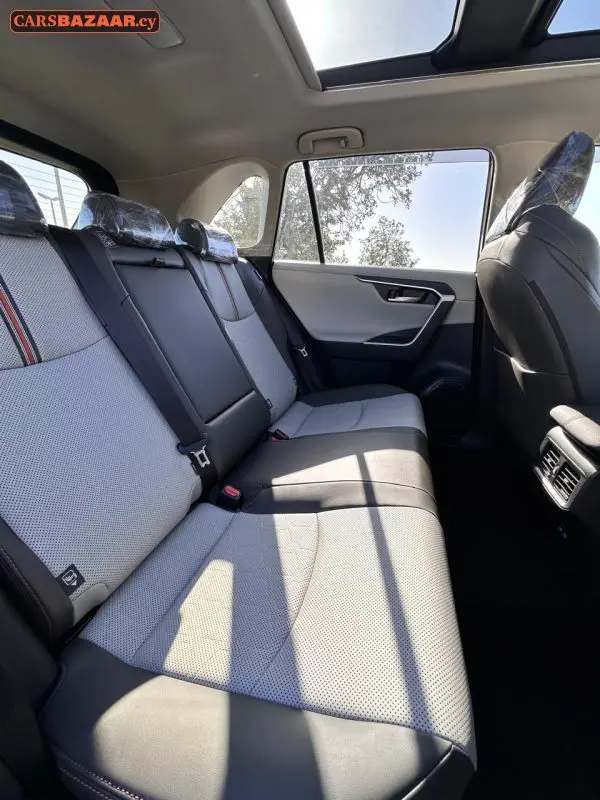 Toyota RAV4 Adventure  - photo 16