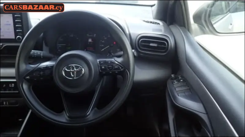 Toyota Yaris  - photo 3