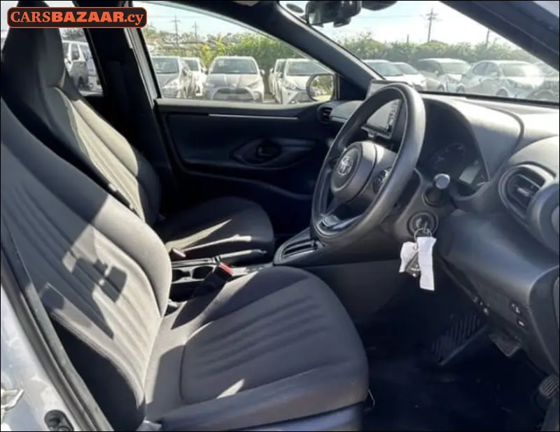 Toyota Yaris  - photo 3