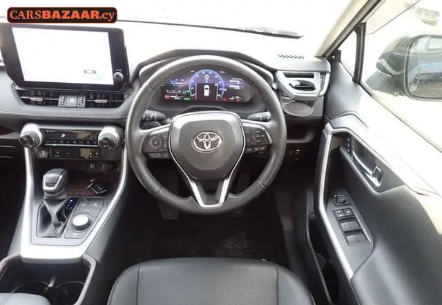 Toyota RAV4 - photo 3