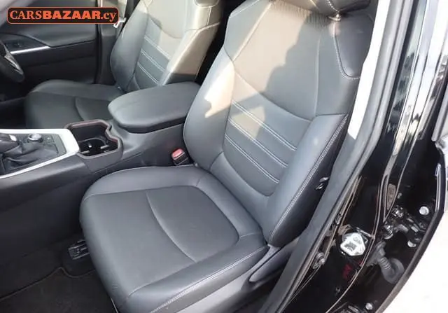 Toyota RAV4 - photo 7