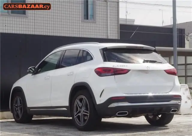 Mercedes-Benz GLA200d AMG Line  - photo 2