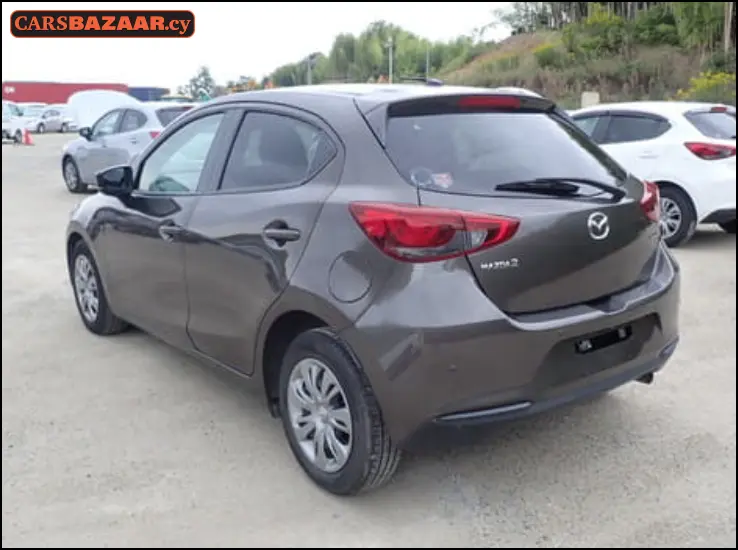 Mazda 2 - photo 2