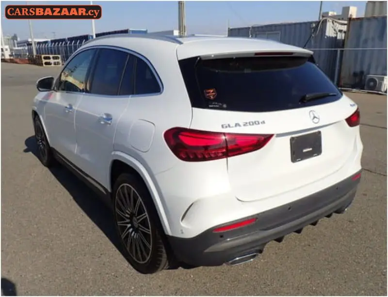 Mercedes-Benz GLA200d AMG Line  - photo 9