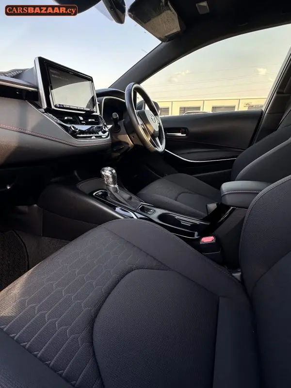 Toyota Corolla Sport - photo 2