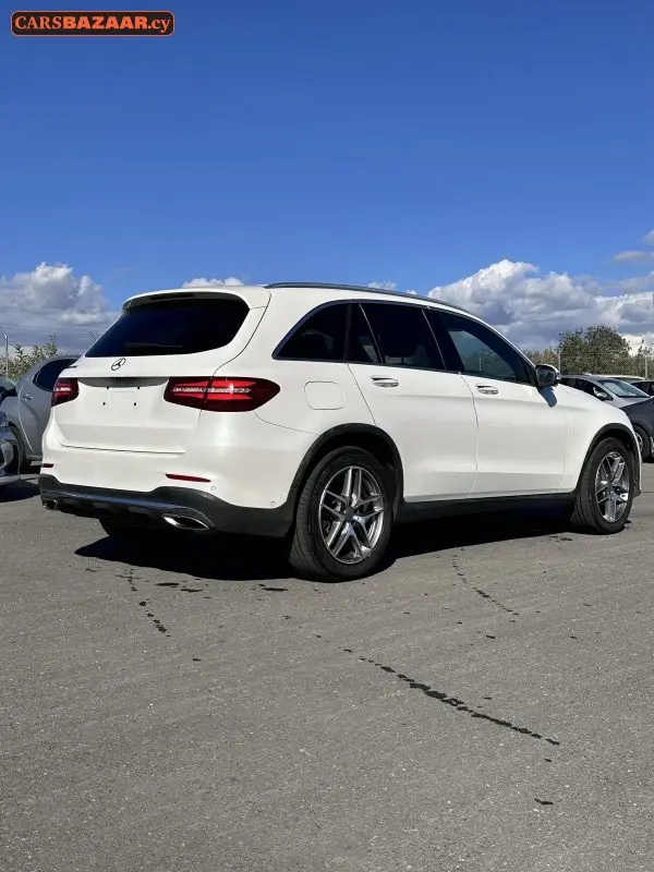 Mercedes-Benz GLC200 AMG Line	 - photo 9