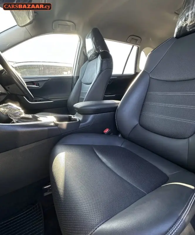 Toyota RAV4 - photo 3