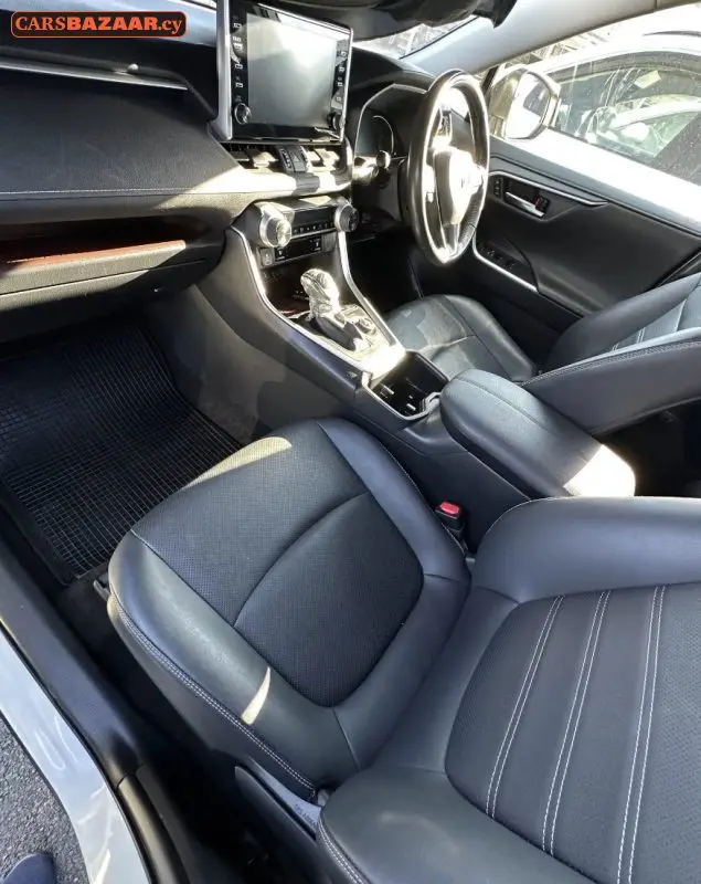 Toyota RAV4 - photo 5