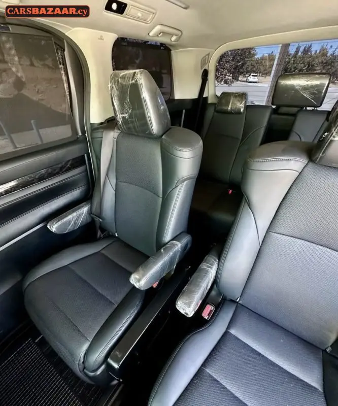Toyota Alphard  - photo 5