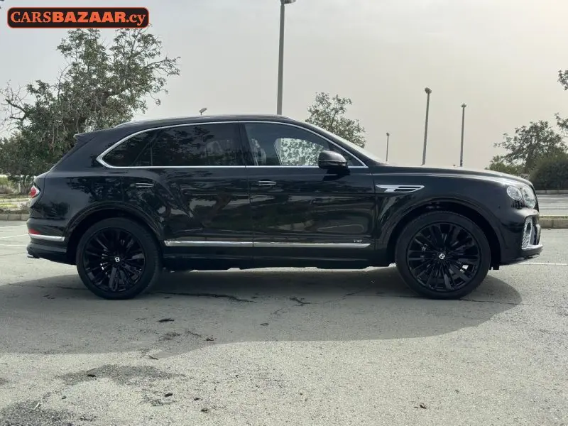Bentley Bentayga  - photo 19
