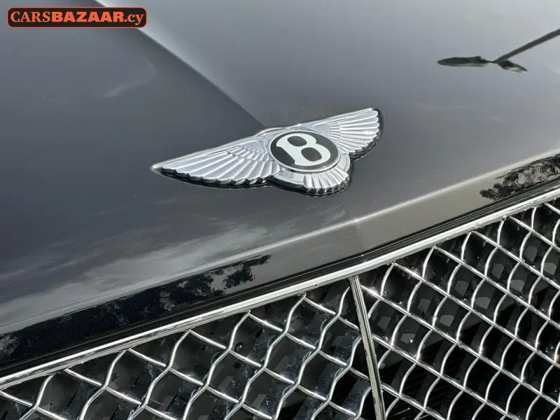Bentley Bentayga  - photo 12