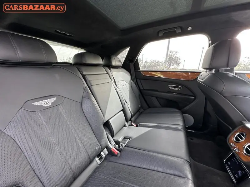 Bentley Bentayga  - photo 11