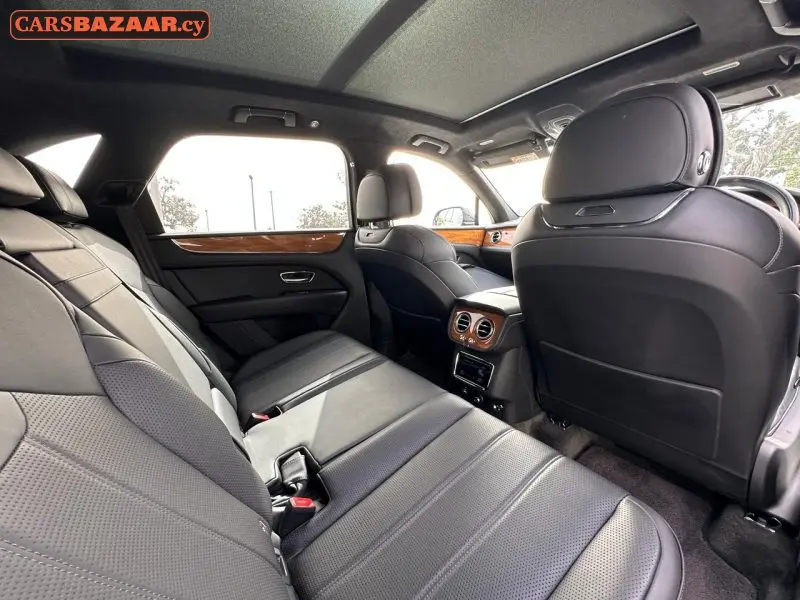 Bentley Bentayga  - photo 10