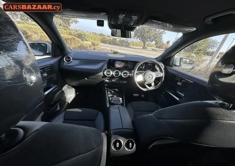 Mercedes-Benz GLA200d AMG Line  - photo 4
