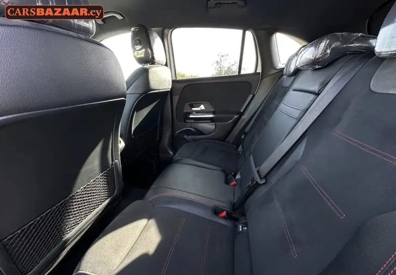 Mercedes-Benz GLA200d AMG Line  - photo 6