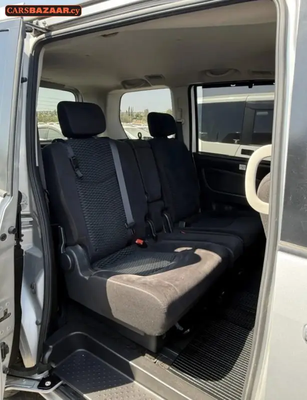 Nissan SERENA - photo 4
