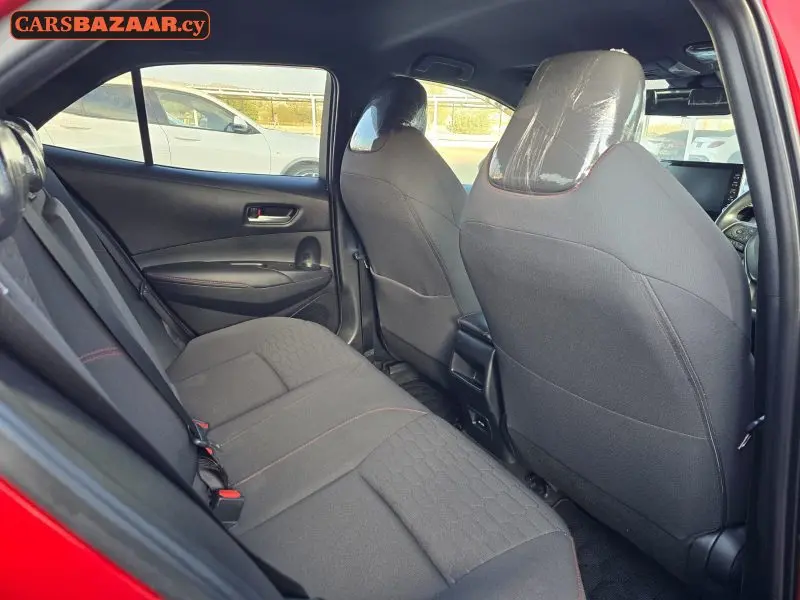 Toyota Corolla Sport - photo 2