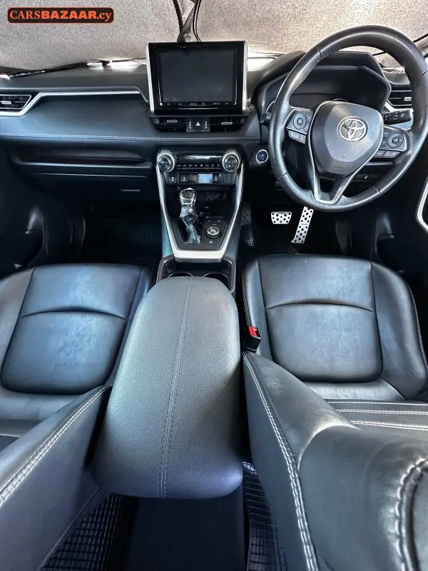 Toyota RAV4 - photo 5